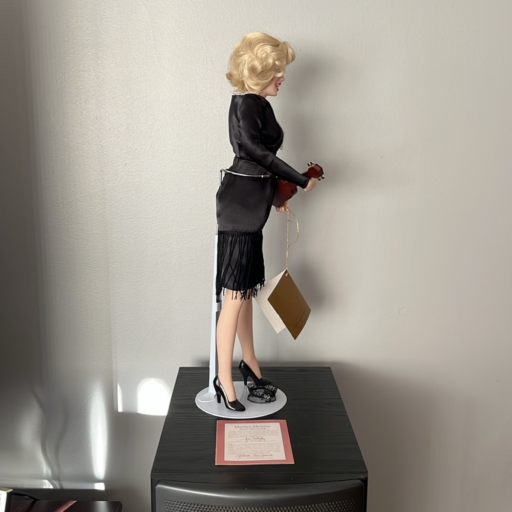 Marilyn Monroe- Some Like it Hot-Doll - Picture 6 of 10